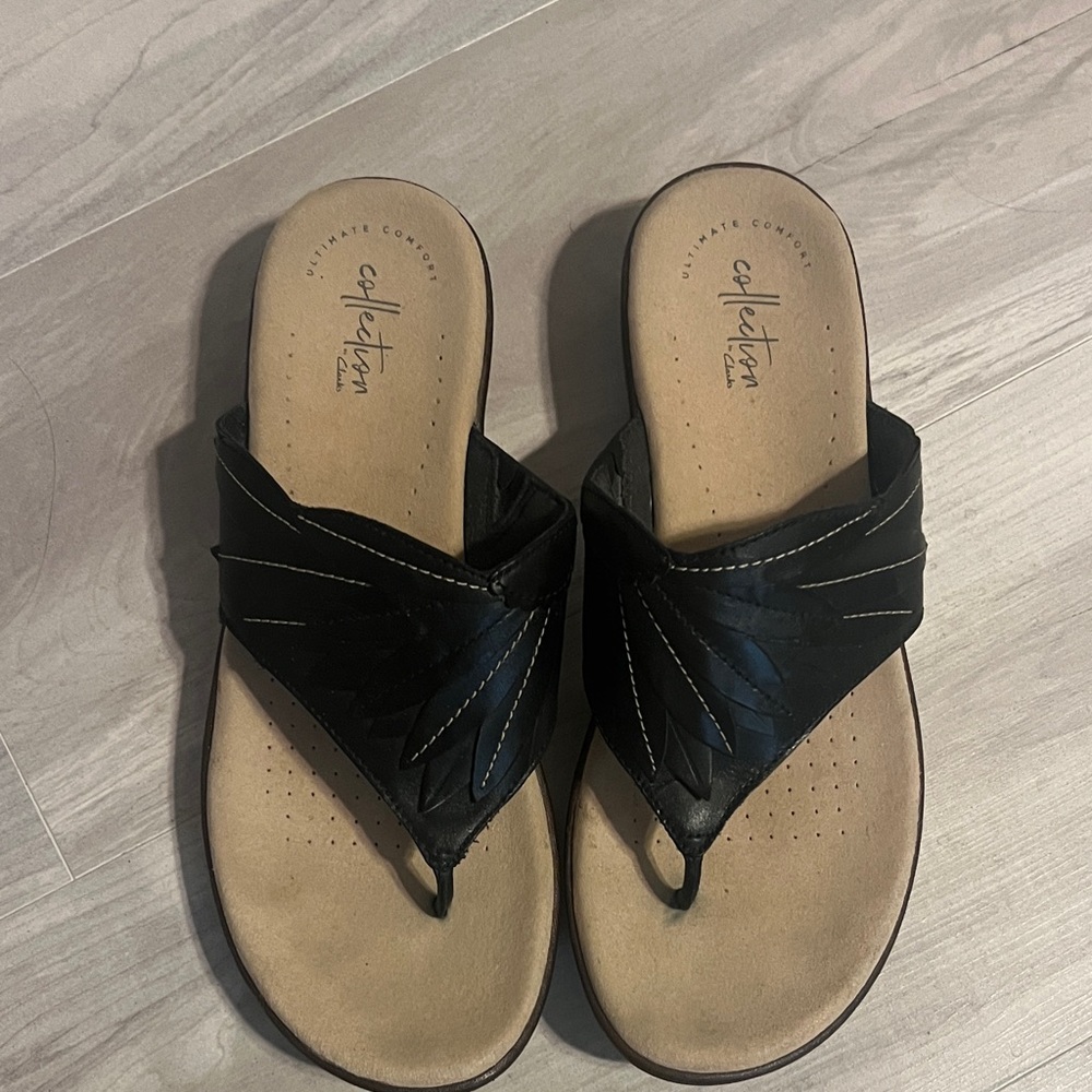 Collection B Black and Tan Women's Sandals